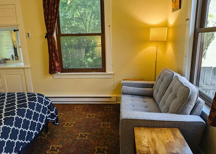Bluebird Guesthouse